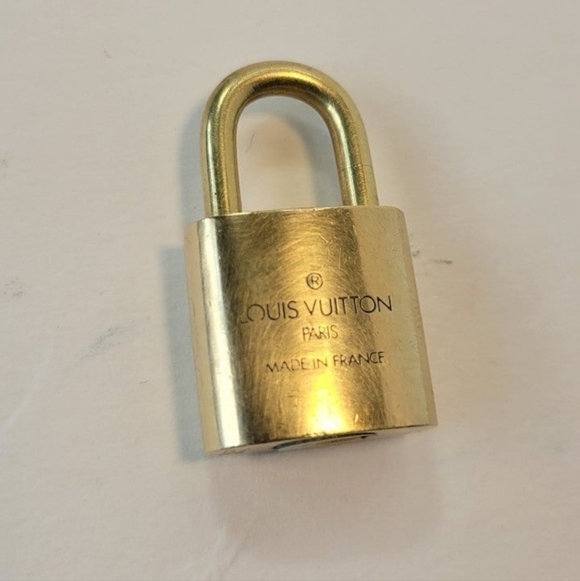 Louis Vuitton Lock and Key set - Picture 2 of 6